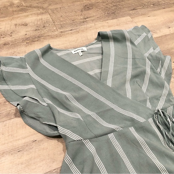 Flutter Sleeve Faux Wrap Top with Flounce Bottom and Tie - Picture 3 of 8